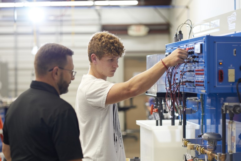 MidAmerica Industrial Park and Rogers State University partner to develop associate degree program  image